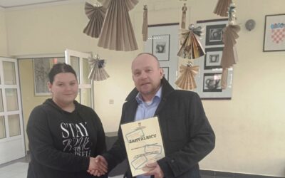 Elma Kešetović osvojila nagradu na županijskom natječaju za slogan Mjeseca borbe protiv ovisnosti