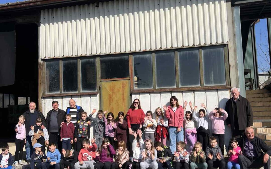 Susret učenika 1. i 2. razreda s bivšim rudarima u Tupljaku