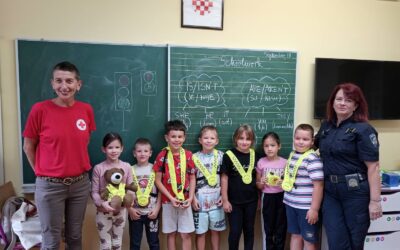 Učenici prvog i drugog razreda učili o sigurnosti u prometu